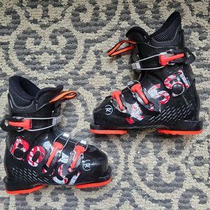 Youth ski boots